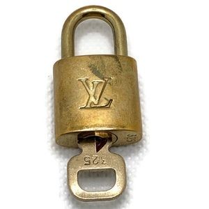 Authentic Louis vuitton Lock and Key Set #325